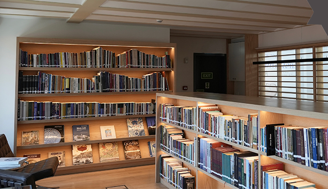 <p><strong>Reading </strong></p>
<p><strong>Room<br /></strong></p>