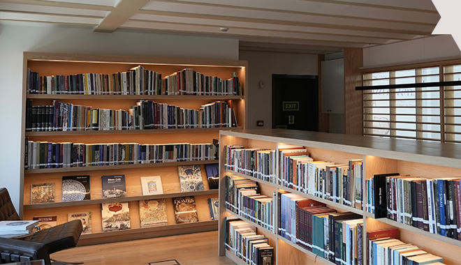 <p><strong>Reading </strong></p>
<p><strong>Room<br /></strong></p>