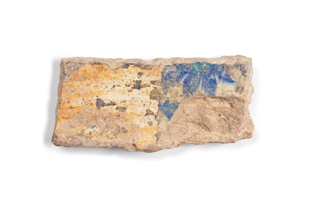 Tile fragment with hatayi